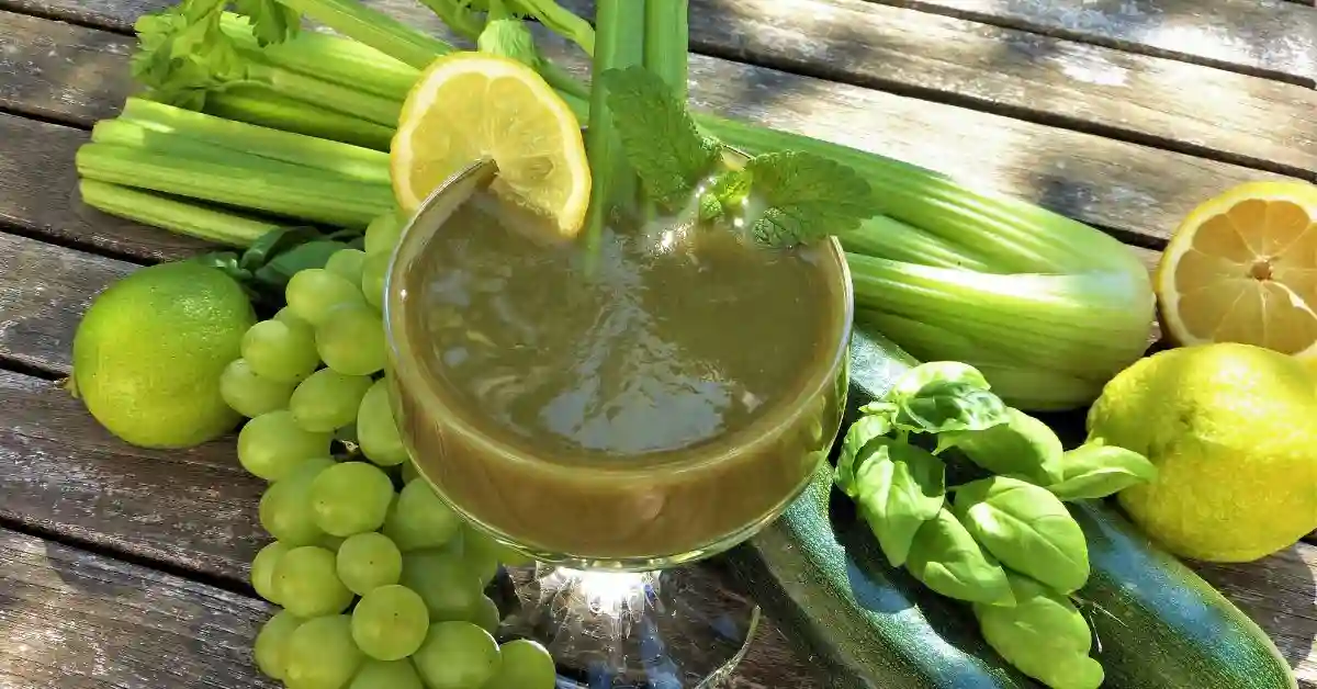 Celery Juice can help in Weight Loss.-Fit Folic, fitfolic, fitfolic.com